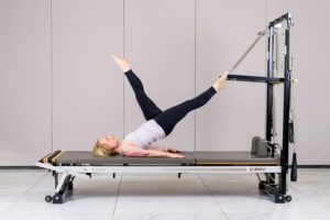 Pilates Training am Vertical Frame